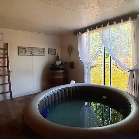 Roulotte A La Campagne Avec Son A Prázdninový dům *