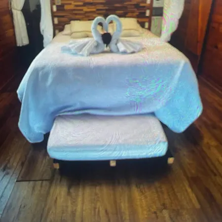 Roulotte A La Campagne Avec Son A