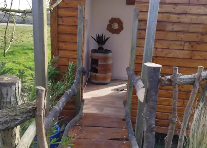 Roulotte A La Campagne Avec Son A Holiday home Cabariot