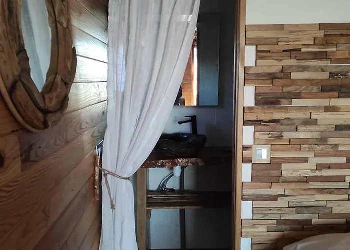 Roulotte A La Campagne Avec Son A