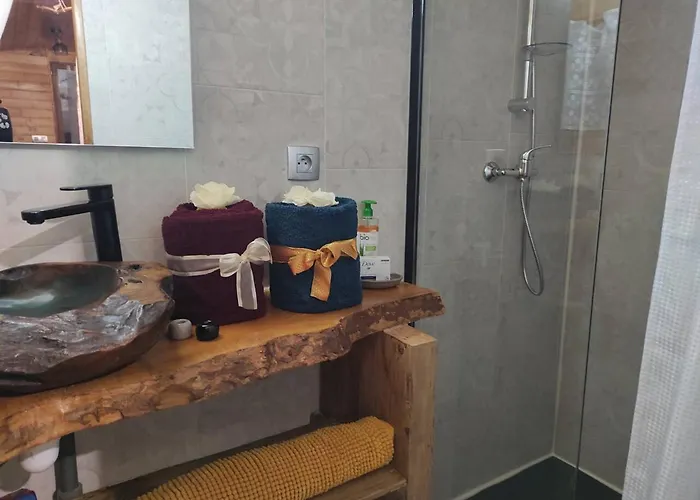 Roulotte A La Campagne Avec Son A Holiday home Cabariot