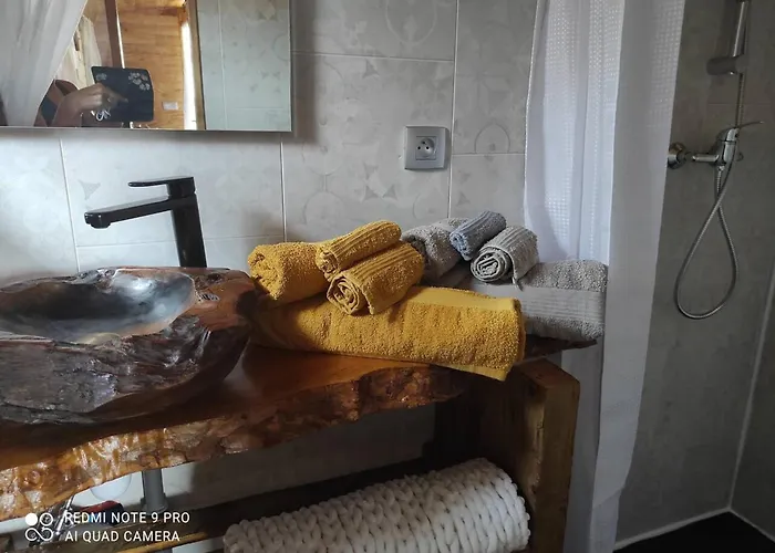 Roulotte A La Campagne Avec Son A * Cabariot