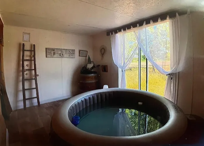 Roulotte A La Campagne Avec Son A Holiday home *