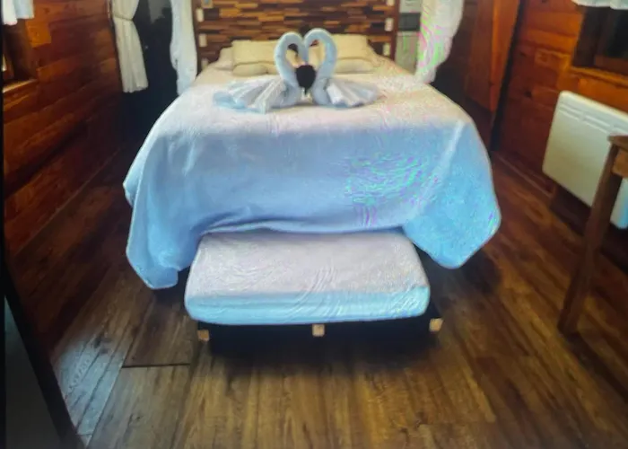 Roulotte A La Campagne Avec Son A