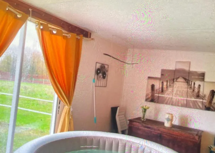 Roulotte A La Campagne Avec Son A * Cabariot